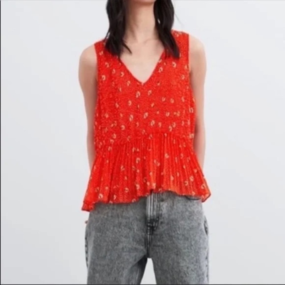 ZARA Red Floral Daisy Printed Pleated Sleeveless Blouse V-Neck Top Size Small